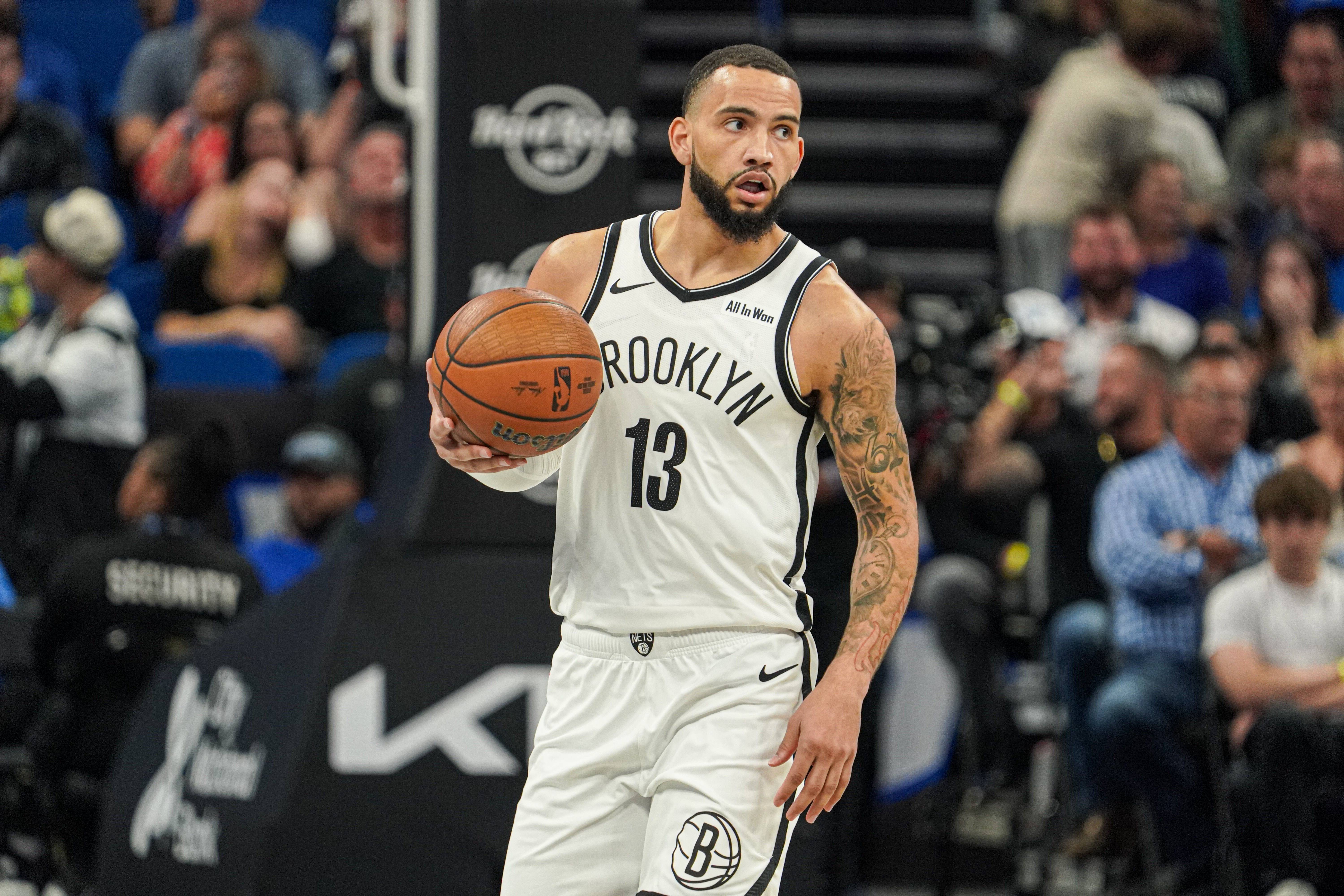 包含窗口期NBA季后赛焦点战，克里夫兰骑士门线救险，话题不断，年轻球员得到机会的词条